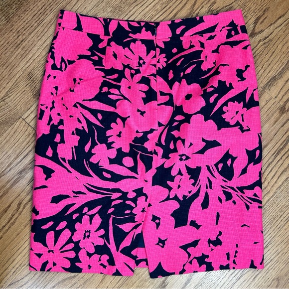 J Crew | Hot Pink and Navy Floral Pencil Cotton Basketweave Skirt Size 6 - Picture 9 of 12